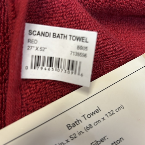Martex Scandi Red Bath Towel 27” X 52”. 100% Cotton - Picture 4 of 4
